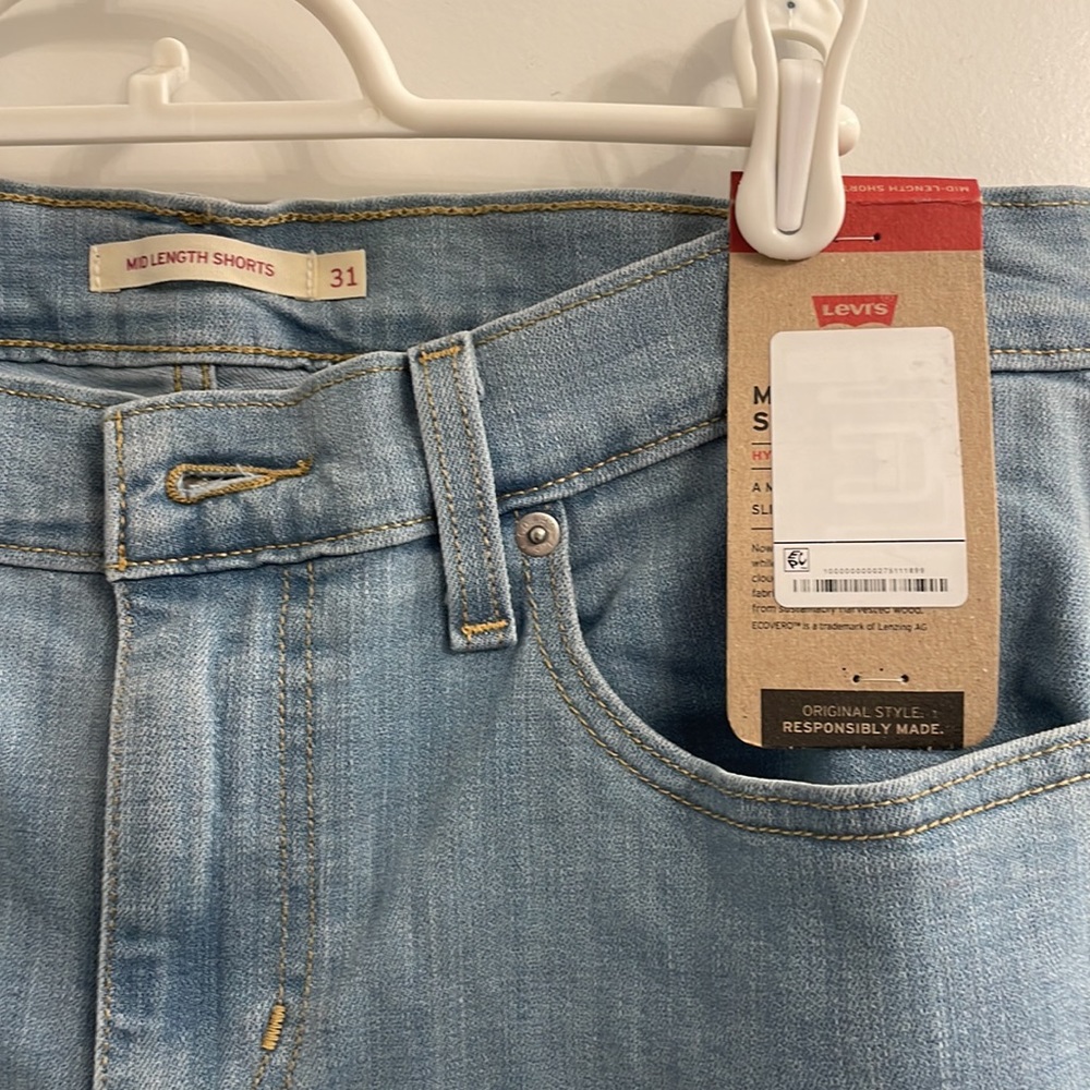 Levi’s Mid-length shorts - Picture 4 of 4